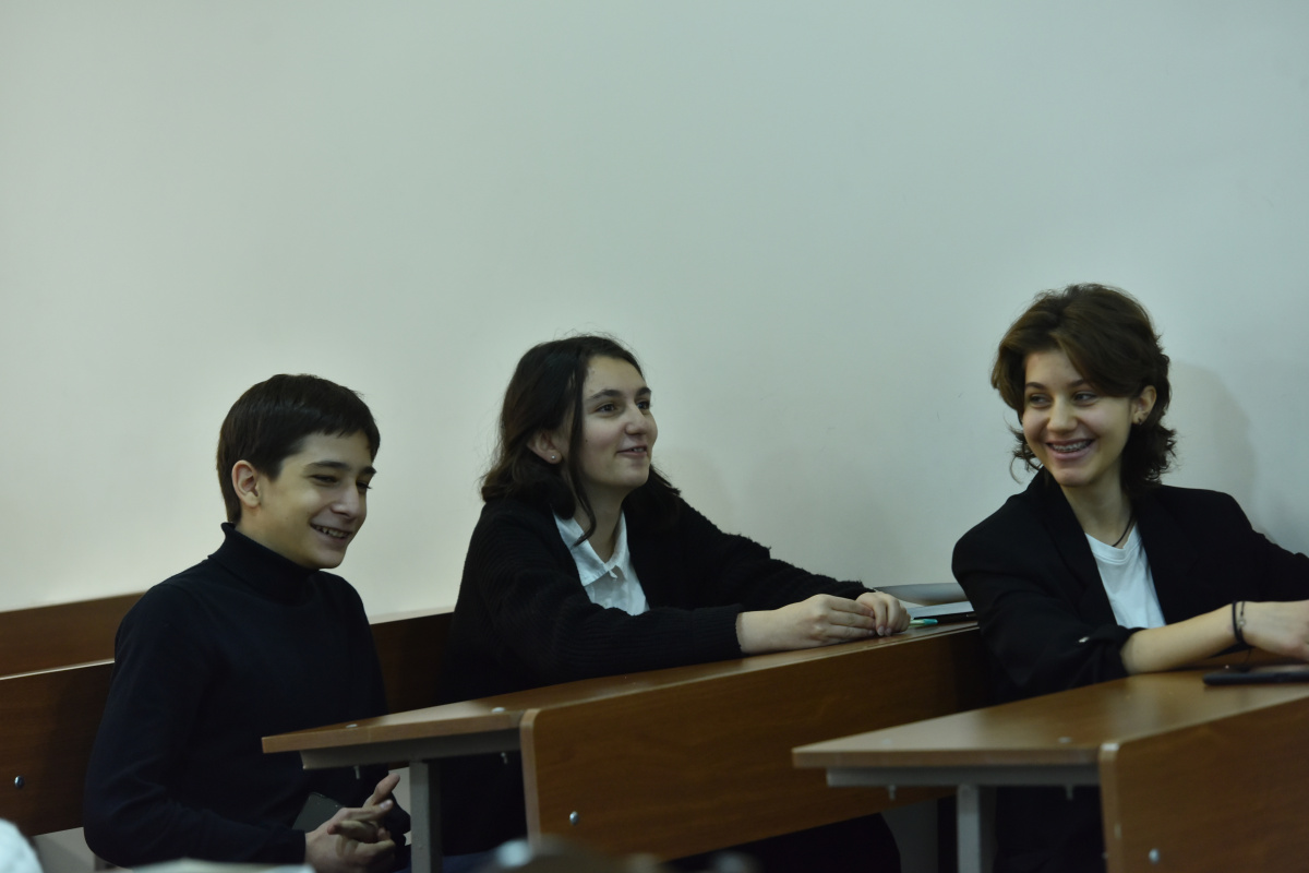 YSU, YSU STEM, ԵՊՀ, ԵՊՀ ՍԹԵՄ, ավագ դպրոց